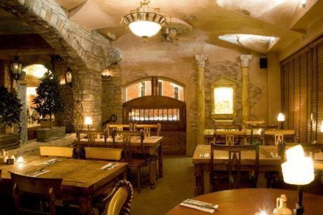 The Blueberry Hotel Pontypridd Bagian luar foto