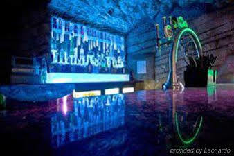 The Blueberry Hotel Pontypridd Bagian luar foto